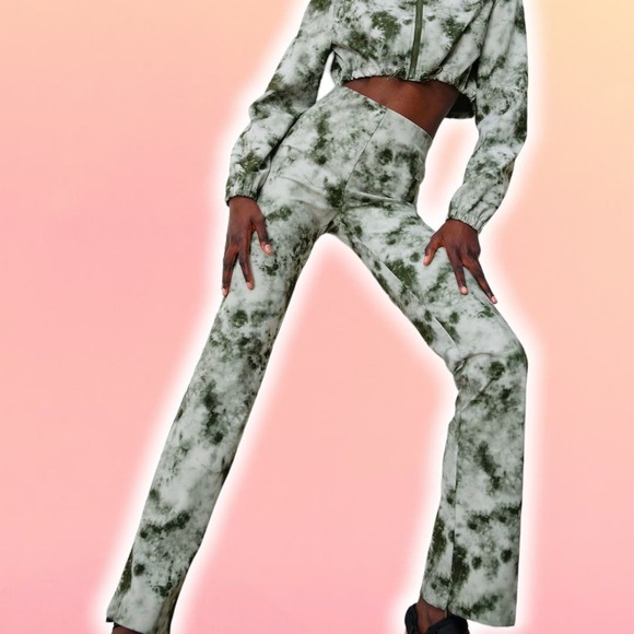 NWT ZARA High Waisted Kick Flare Legging Sz Medium Tie Dye - Picture 1 of 6